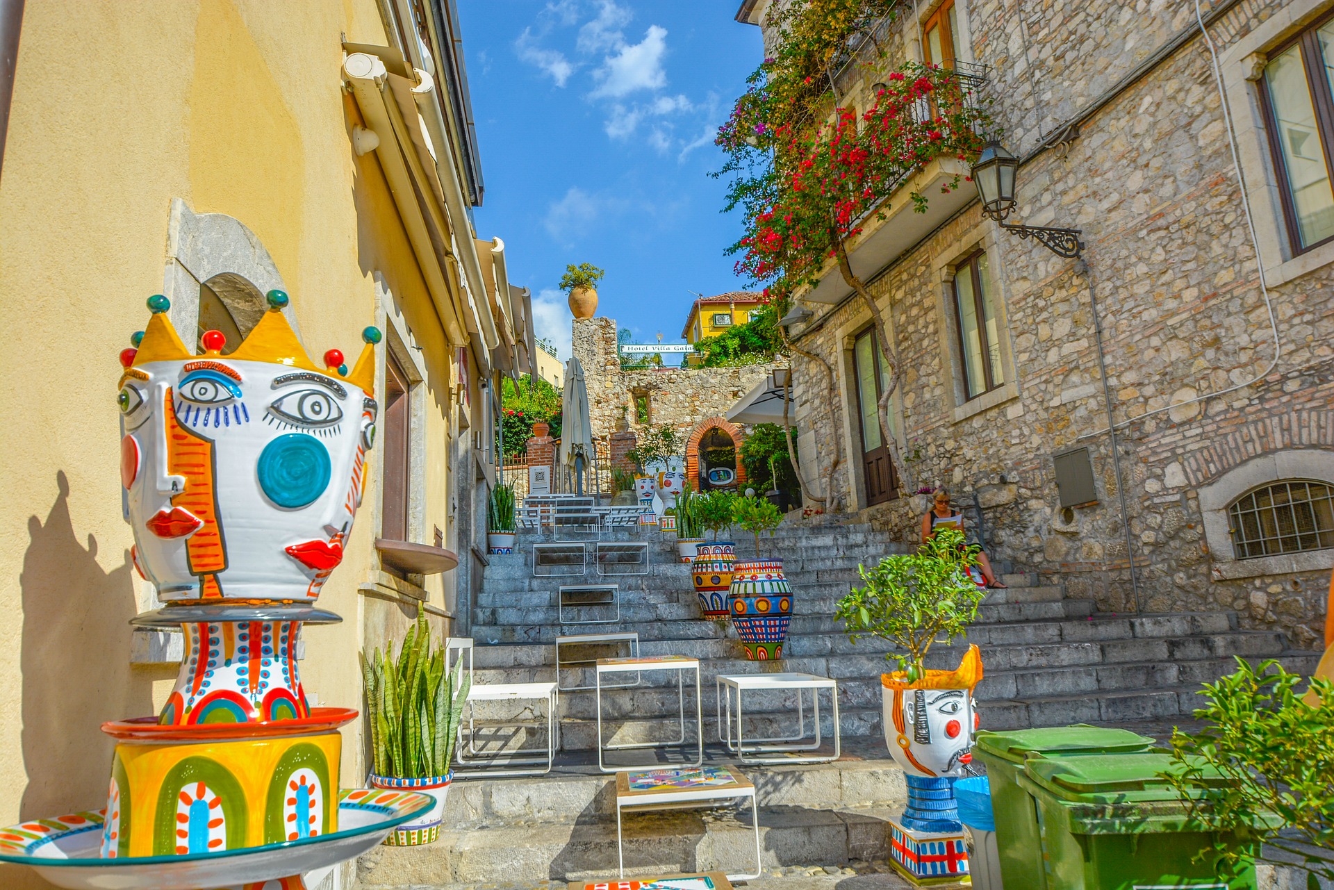 scala colorata di Taormina | Visita durante tour in motoin Sicilia