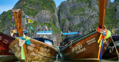 viaggio in thailandia - spiaggia con barche